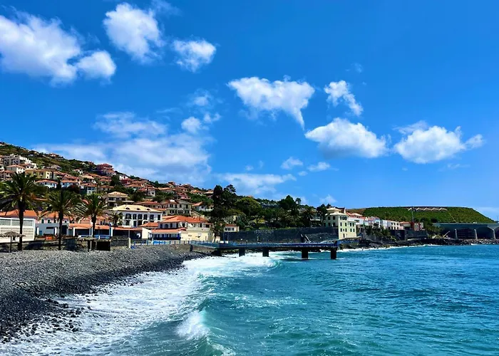 Amazing Sea Light Apartment, Close To The Beach. Appartamento Santa Cruz (Madeira)
