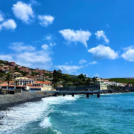Amazing Sea Light Apartment, Close To The Beach. Appartement Santa Cruz (Madeira)